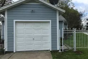 1720 Grand Ave, Fort Worth, TX 76164 - Photo 6