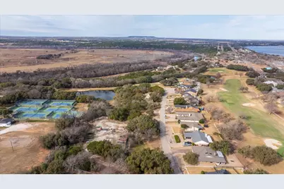 5015 Elms Court, Granbury, TX 76049 - Photo 6