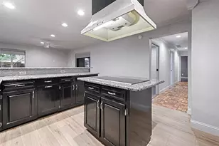 509 N Durango Cir, Irving, TX 75062 - Photo 10