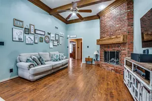 208 Catawba Rd, Waxahachie, TX 75165 - Photo 2