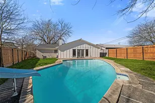 1223 Venus St, Cedar Hill, TX 75104 - Photo 2