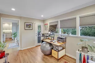 9964 Mixon Dr, Dallas, TX 75220 - Photo 14