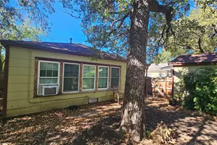 2620 N Elm St, Denton, TX 76201 - Photo 6