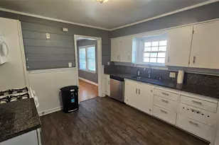 2620 N Elm St, Denton, TX 76201 - Photo 10