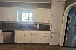 2620 N Elm St, Denton, TX 76201 - Photo 12