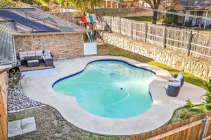 1906 Ola Ln, Grand Prairie, TX 75050 - Photo 34