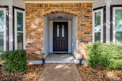 1906 Ola Lane, Grand Prairie, TX 75050 - Photo 4