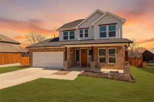 285 N Sherman Ave, Van Alstyne, TX 75495 - Photo 2