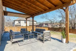 285 N Sherman Ave, Van Alstyne, TX 75495 - Photo 6