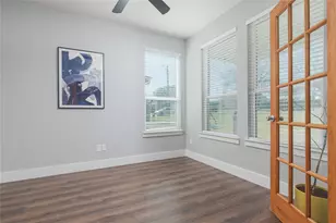 285 N Sherman Ave, Van Alstyne, TX 75495 - Photo 10