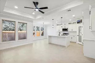 5627 Barkridge Dr, Granbury, TX 76048 - Photo 10