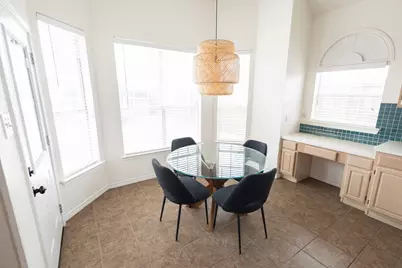 1212 Ashbrook Drive, Grand Prairie, TX 75052 - Photo 4