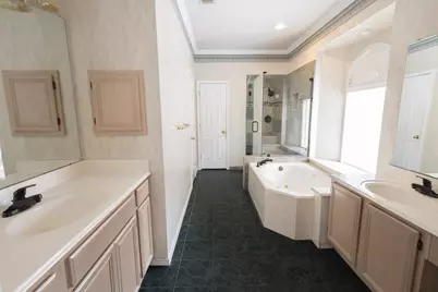 1212 Ashbrook Drive, Grand Prairie, TX 75052 - Photo 18