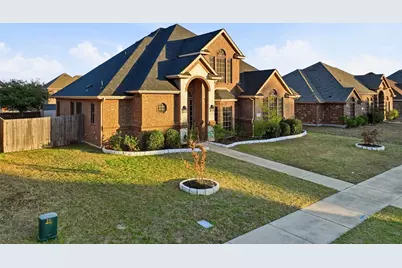 1212 Goffin Drive, DeSoto, TX 75115 - Photo 2