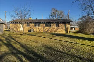 712 S Spears St, Alvarado, TX 76009 - Photo 2