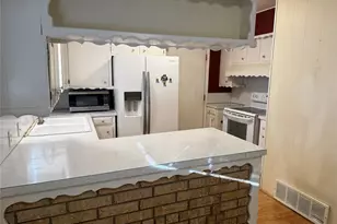 712 S Spears St, Alvarado, TX 76009 - Photo 4