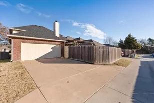 305 Village Dr, Red Oak, TX 75154 - Photo 12