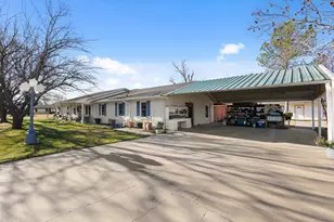 210 S Booth St, Mart, TX 76664 - Photo 4