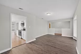 2134 Wellington Dr, Grand Prairie, TX 75051 - Photo 14