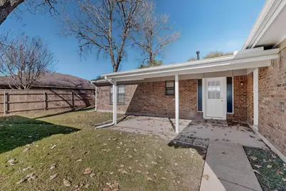 2134 Wellington Drive, Grand Prairie, TX 75051 - Photo 34