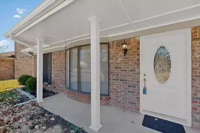 2134 Wellington Drive, Grand Prairie, TX 75051 - Photo 4