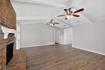 2134 Wellington Drive, Grand Prairie, TX 75051 - Photo 8