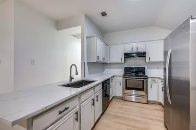 3023 San Martin Drive, Arlington, TX 76010 - Photo 8