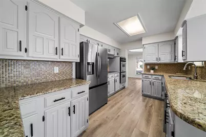 700 Macarthur Court, Irving, TX 75061 - Photo 6