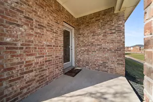 908 W Wintergreen Rd, Lancaster, TX 75134 - Photo 34