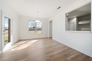 908 W Wintergreen Rd, Lancaster, TX 75134 - Photo 12