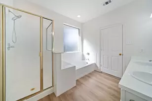 908 W Wintergreen Rd, Lancaster, TX 75134 - Photo 20