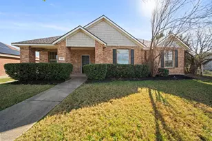 908 W Wintergreen Rd, Lancaster, TX 75134 - Photo 1