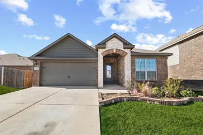 912 N Juneberry Drive, Denton, TX 76207 - Photo 2
