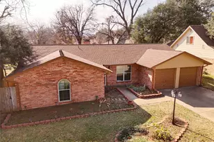1702 Westover Dr, Arlington, TX 76015 - Photo 2