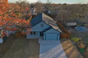 411 W Elm St, Whitewright, TX 75491 - Photo 26