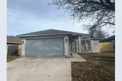 6005 Meadowdale Road, Arlington, TX 76017 - Photo 2