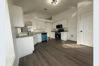 6005 Meadowdale Road, Arlington, TX 76017 - Photo 6