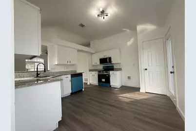 6005 Meadowdale Road, Arlington, TX 76017 - Photo 8