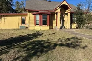 611 Chestnut St, Bonham, TX 75418 - Photo 1