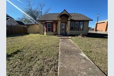 611 Chestnut Street, Bonham, TX 75418 - Photo 2