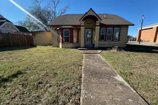 611 Chestnut St, Bonham, TX 75418 - Photo 2