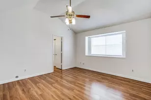 1302 Silver Maple Dr, Carrollton, TX 75007 - Photo 4