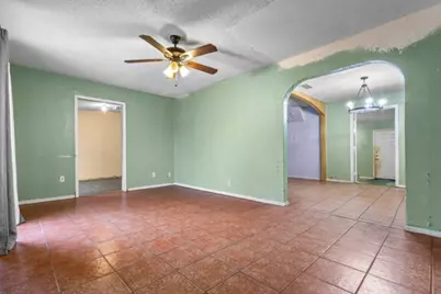 107 Rogers, Arlington, TX 76011 - Photo 6