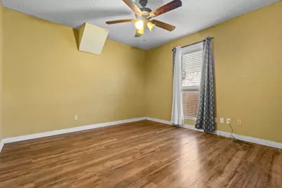107 Rogers, Arlington, TX 76011 - Photo 12