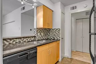 4837 Cedar Springs Rd, Dallas, TX 75219 - Photo 8