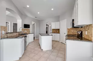 17828 Mary Margaret St, Dallas, TX 75287 - Photo 6