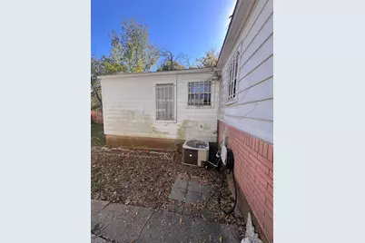 906 Eli Avenue, Dallas, TX 75211 - Photo 12