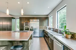 919 Knott Pl, Dallas, TX 75208 - Photo 12