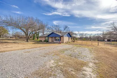 301 Pecan Street, Tom Bean, TX 76273 - Photo 1