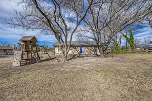301 Pecan St, Tom Bean, TX 76273 - Photo 20